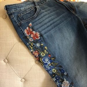 Embroidered Skinny Jeans